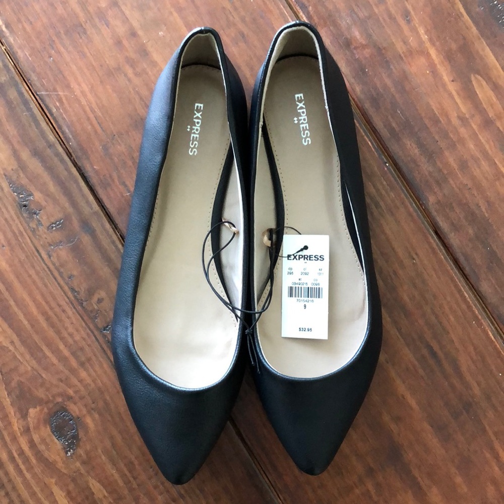 NEW Black Pointed Toe Flat Size 9